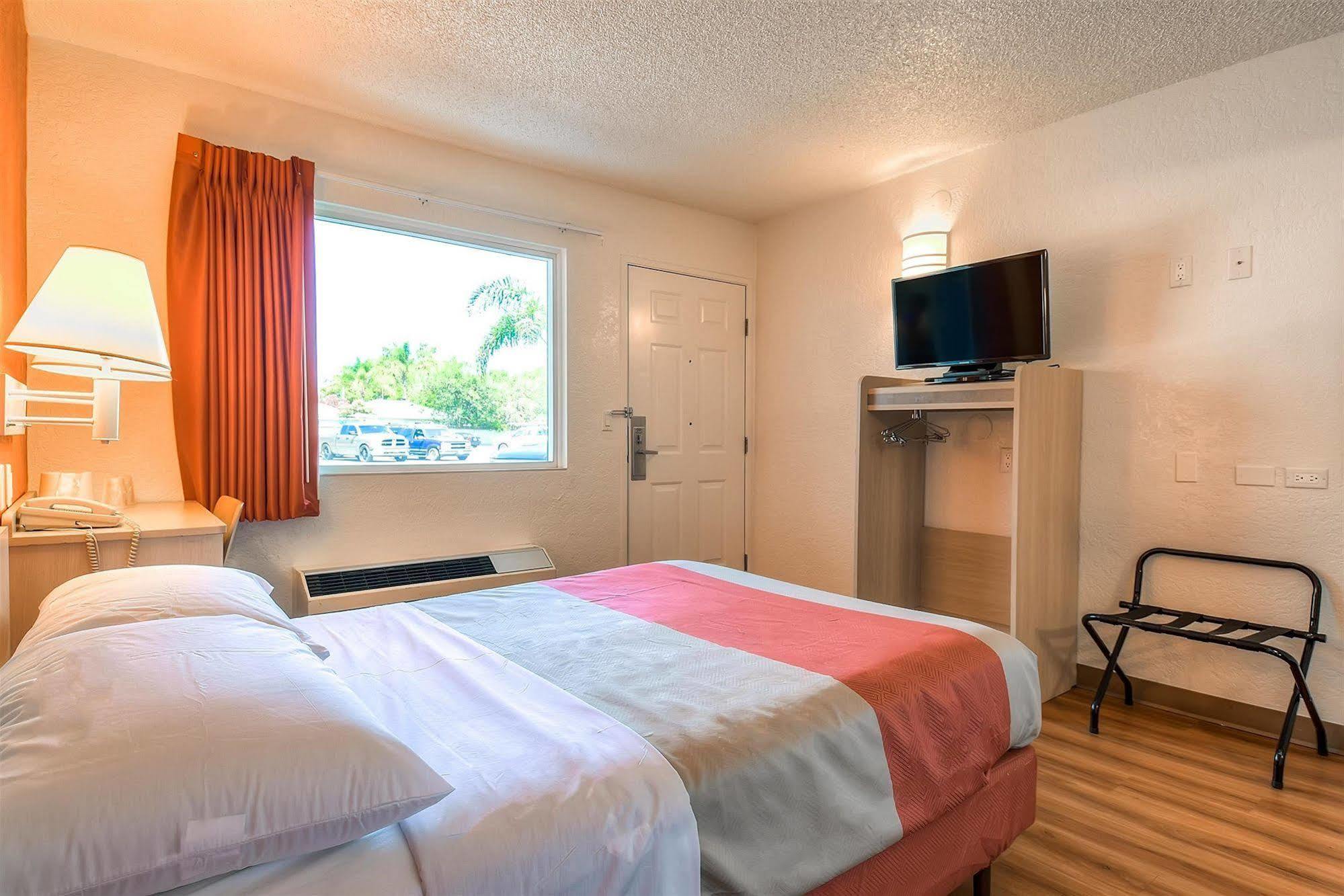 Motel 6-Norwalk, Ca - Los Angeles Extérieur photo